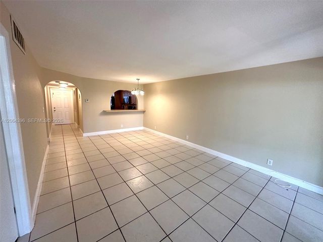 7830 NW 33rd St 502, Davie, FL 33024