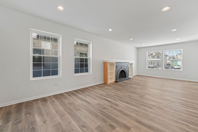 635 S 18th Avenue, Maywood, IL 60153