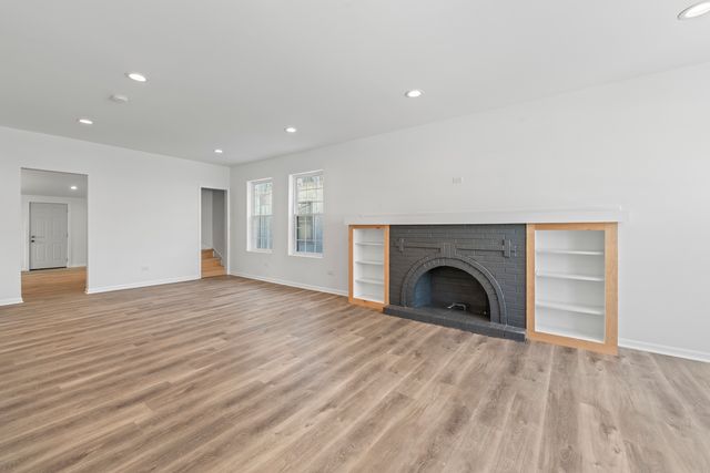 635 S 18th Avenue, Maywood, IL 60153