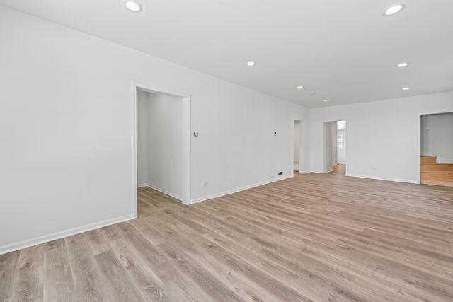 635 S 18th Avenue, Maywood, IL 60153