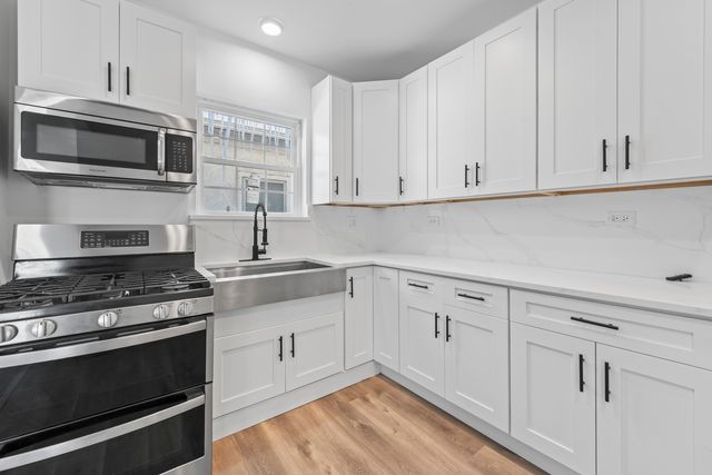 635 S 18th Avenue, Maywood, IL 60153