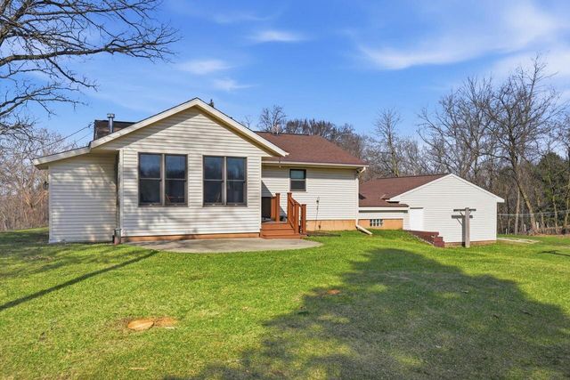 N9376 East Shore ROAD, Mukwonago, WI 53149