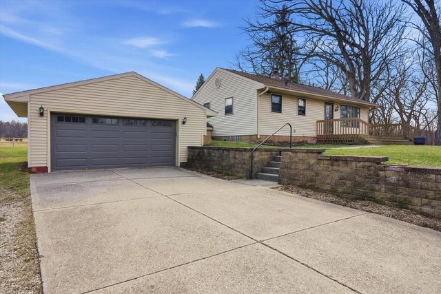 N9376 East Shore ROAD, Mukwonago, WI 53149