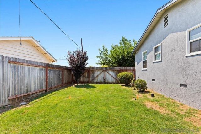 1658 Greenfield Dr, El Cajon, CA 92021