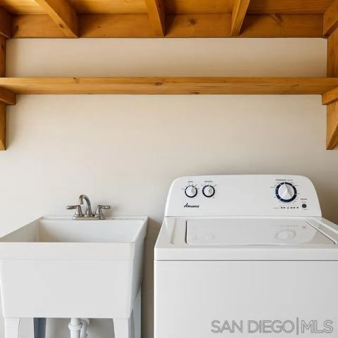 1658 Greenfield Dr, El Cajon, CA 92021