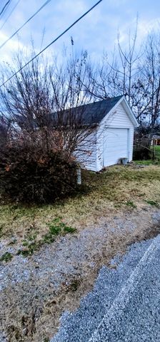 19 Turkey Scratch Rd, Spencer, TN 38585