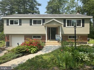 221 W PINE BLVD, Orwigsburg, PA 17961