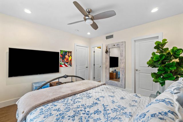 830 Greensward Court 206-h, Delray Beach, FL 33445