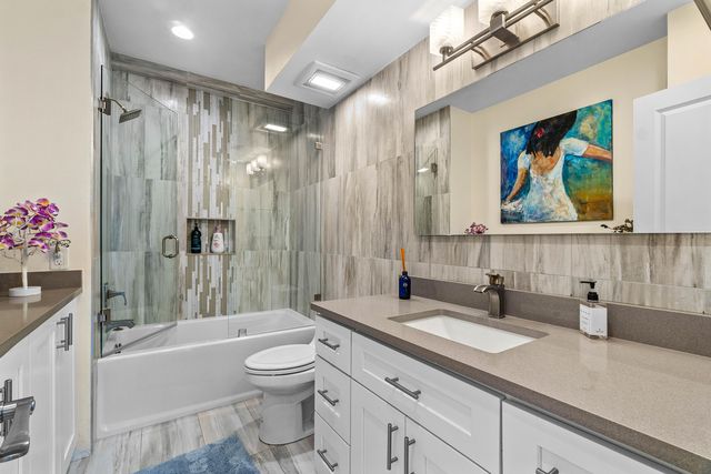 830 Greensward Court 206-h, Delray Beach, FL 33445