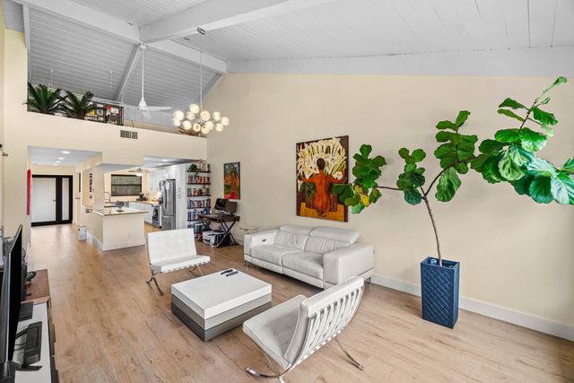 830 Greensward Court 206-h, Delray Beach, FL 33445