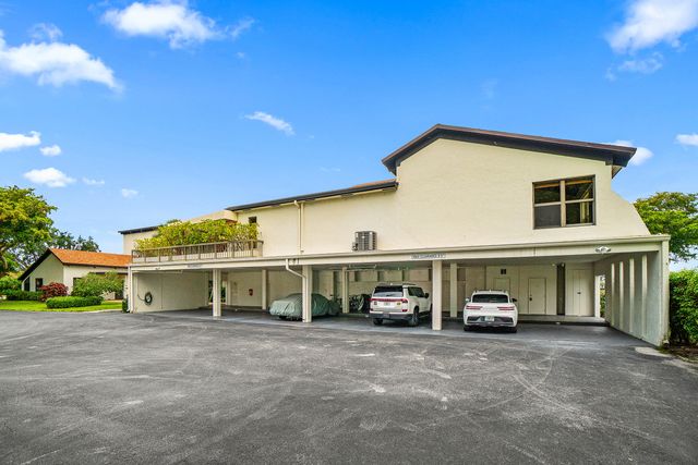 830 Greensward Court 206-h, Delray Beach, FL 33445
