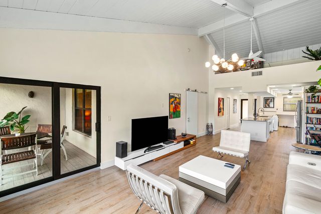 830 Greensward Court 206-h, Delray Beach, FL 33445