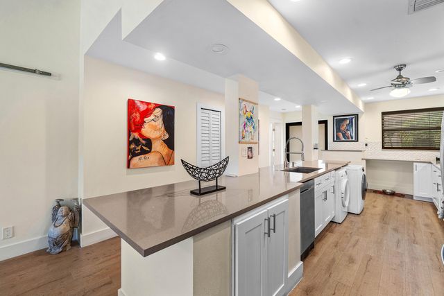 830 Greensward Court 206-h, Delray Beach, FL 33445
