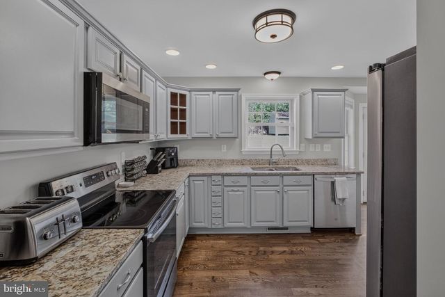 8115 OAK WOOD DR, King George, VA 22485