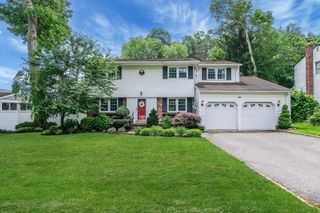 44 Cross Street, Smithtown, NY 11787