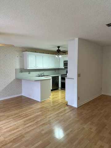 417 Arabian Road, Palm Springs, FL 33461