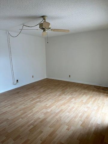 417 Arabian Road, Palm Springs, FL 33461