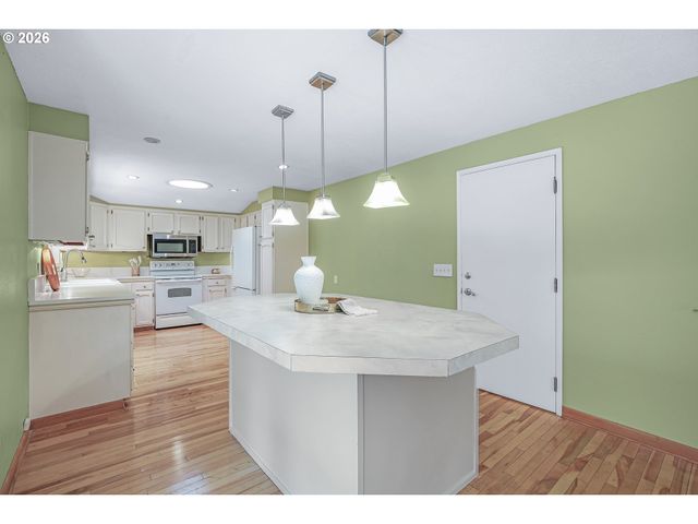 4729 Se CONCORD Rd, Milwaukie, OR 97267