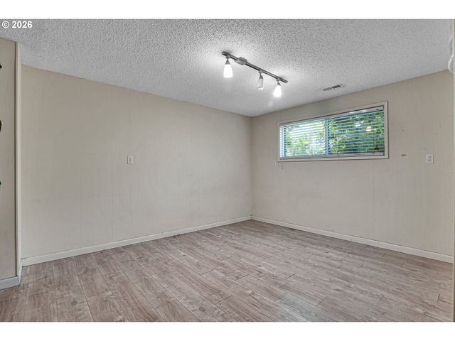 4729 Se CONCORD Rd, Milwaukie, OR 97267