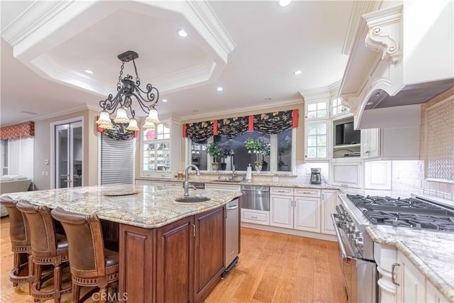 260 Heath Meadow Court, Simi Valley, CA 93065