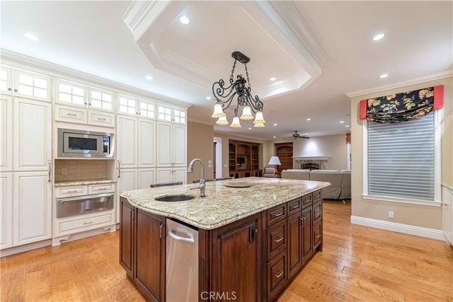 260 Heath Meadow Court, Simi Valley, CA 93065