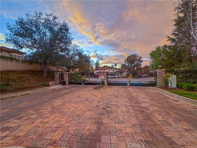 260 Heath Meadow Court, Simi Valley, CA 93065