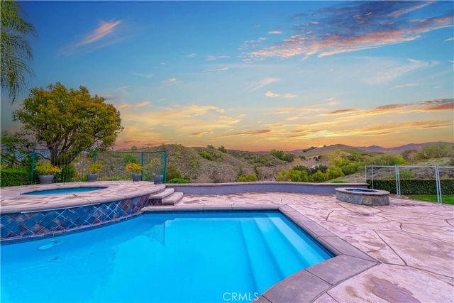 260 Heath Meadow Court, Simi Valley, CA 93065