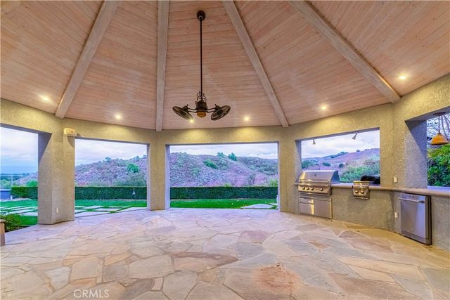 260 Heath Meadow Court, Simi Valley, CA 93065