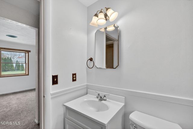 6237 Seaman Road, Oregon, OH 43616