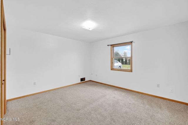 6237 Seaman Road, Oregon, OH 43616