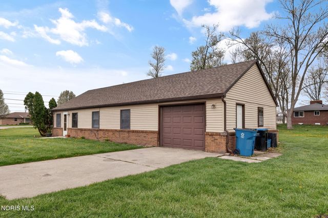 6237 Seaman Road, Oregon, OH 43616