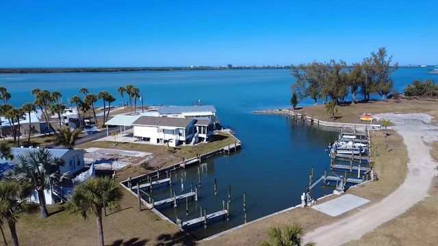 7500 PARK POINTE DRIVE 52, Englewood, FL 34224