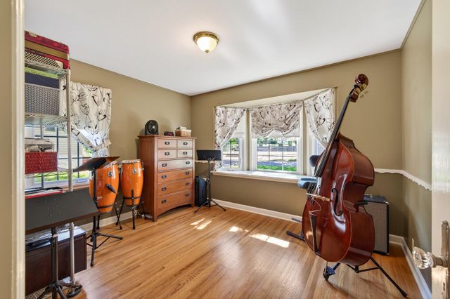 1068 Summit Avenue, South Saint Paul, MN 55075