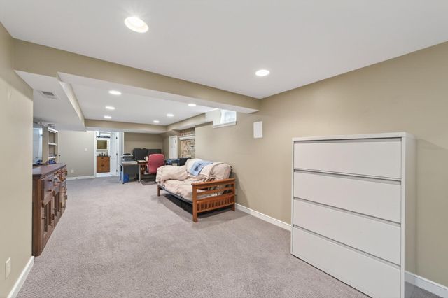 1068 Summit Avenue, South Saint Paul, MN 55075