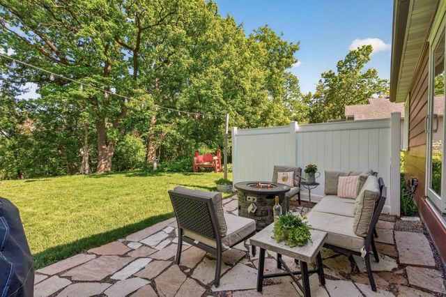 1068 Summit Avenue, South Saint Paul, MN 55075