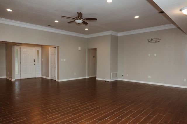 16 Mariners Lane, Mary Esther, FL 32569