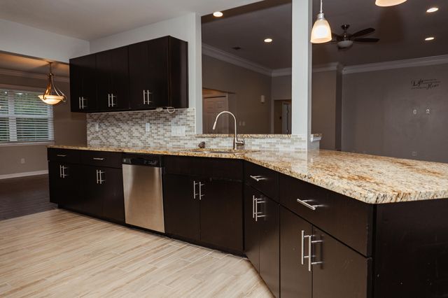 16 Mariners Lane, Mary Esther, FL 32569