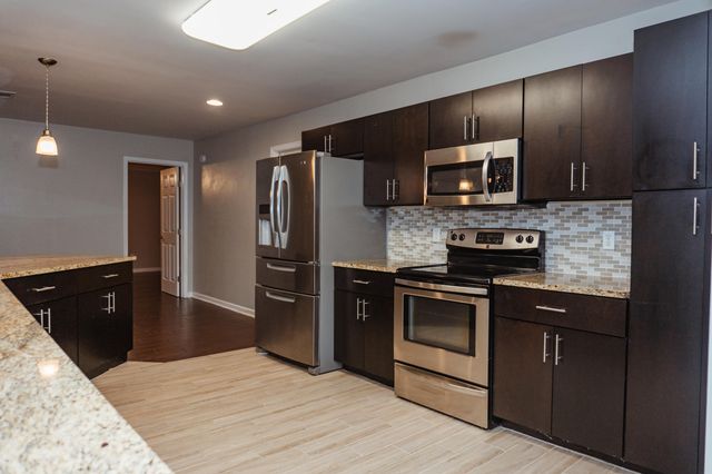 16 Mariners Lane, Mary Esther, FL 32569