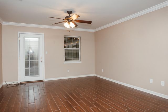 16 Mariners Lane, Mary Esther, FL 32569