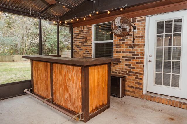 16 Mariners Lane, Mary Esther, FL 32569