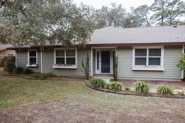 16 Mariners Lane, Mary Esther, FL 32569