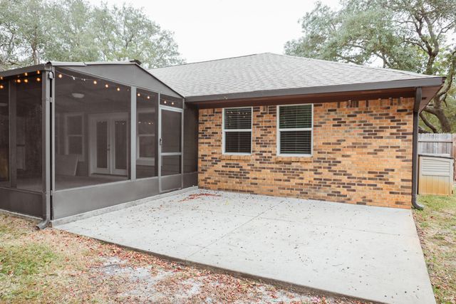 16 Mariners Lane, Mary Esther, FL 32569