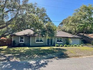 16 Mariners Lane, Mary Esther, FL 32569
