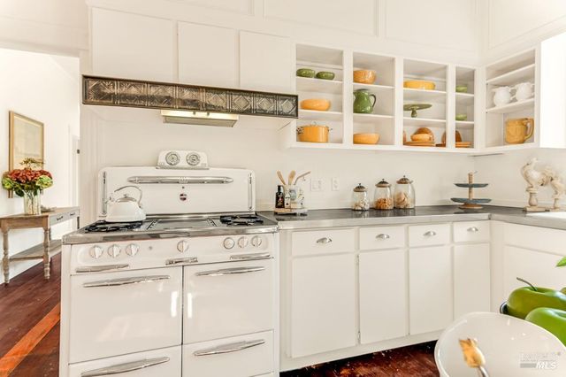 486 S Main St, Sebastopol, CA 95472