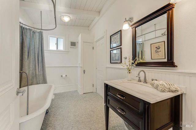 486 S Main St, Sebastopol, CA 95472