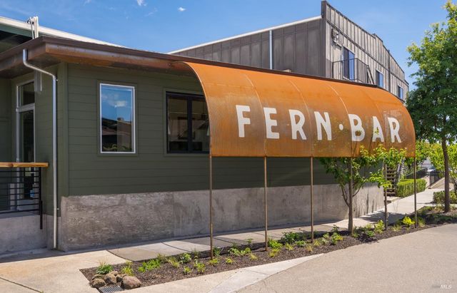 486 S Main St, Sebastopol, CA 95472