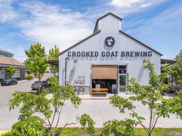 486 S Main St, Sebastopol, CA 95472