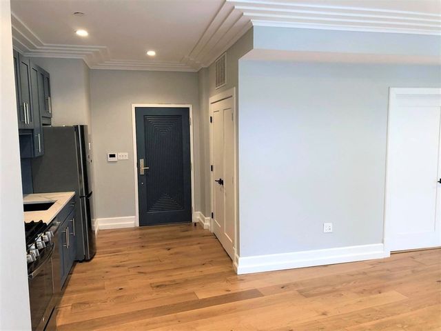 1467 Tremont 202, Boston, MA 02120