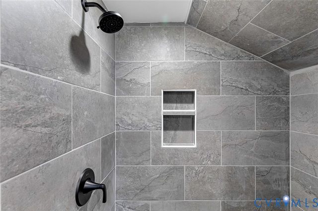 2110 Maplewood Rd, Henrico, VA 23228