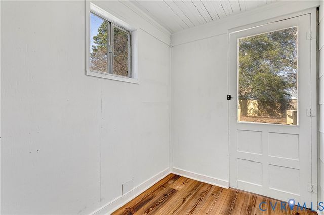 2110 Maplewood Rd, Henrico, VA 23228